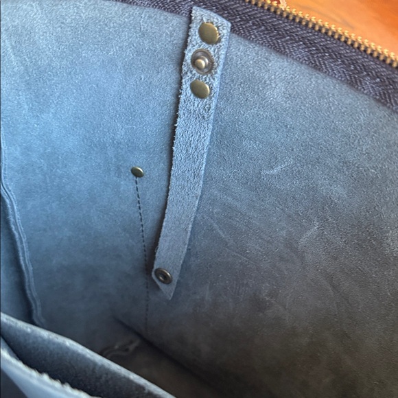 PORTLAND LEATHER GOODS - Medium Storm Blue Tote Bag with Tan Straps - Picture 5 of 10